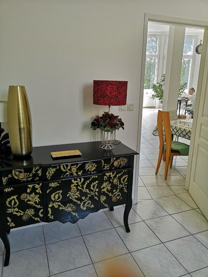 Appartement de 105m2, balcon sur Cours de la République Narbona Esterno foto