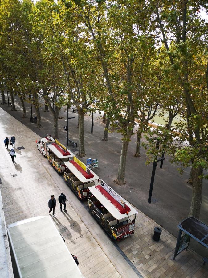 Appartement de 105m2, balcon sur Cours de la République Narbona Esterno foto