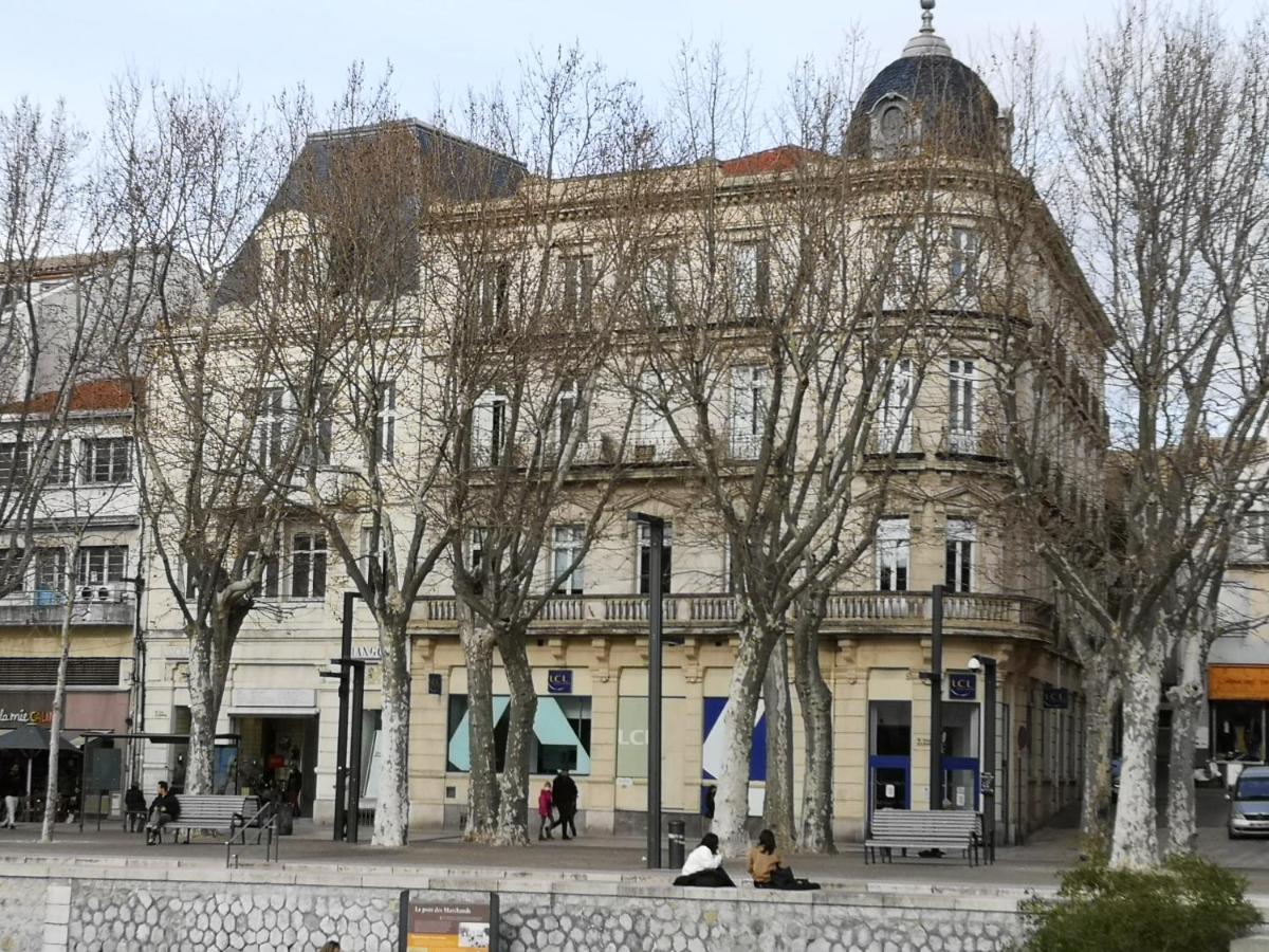 Appartement de 105m2, balcon sur Cours de la République Narbona Esterno foto