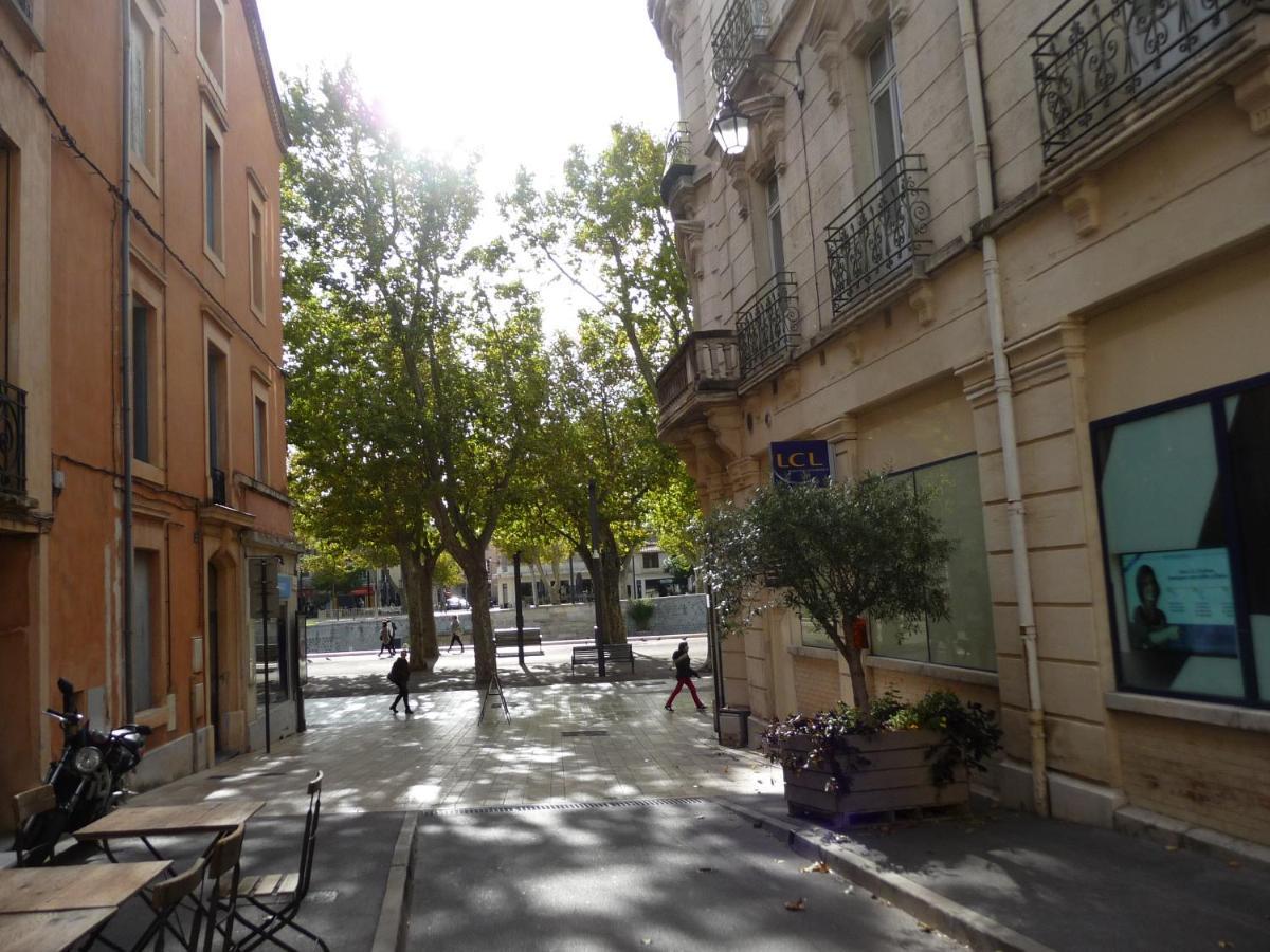 Appartement de 105m2, balcon sur Cours de la République Narbona Esterno foto